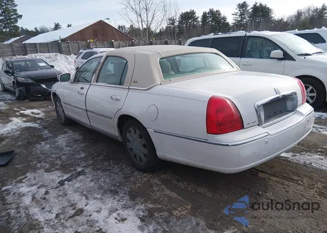 2003 Lincoln Town Car Cartier из США, поврежденный, VIN 1LNHM83W53Y619801
